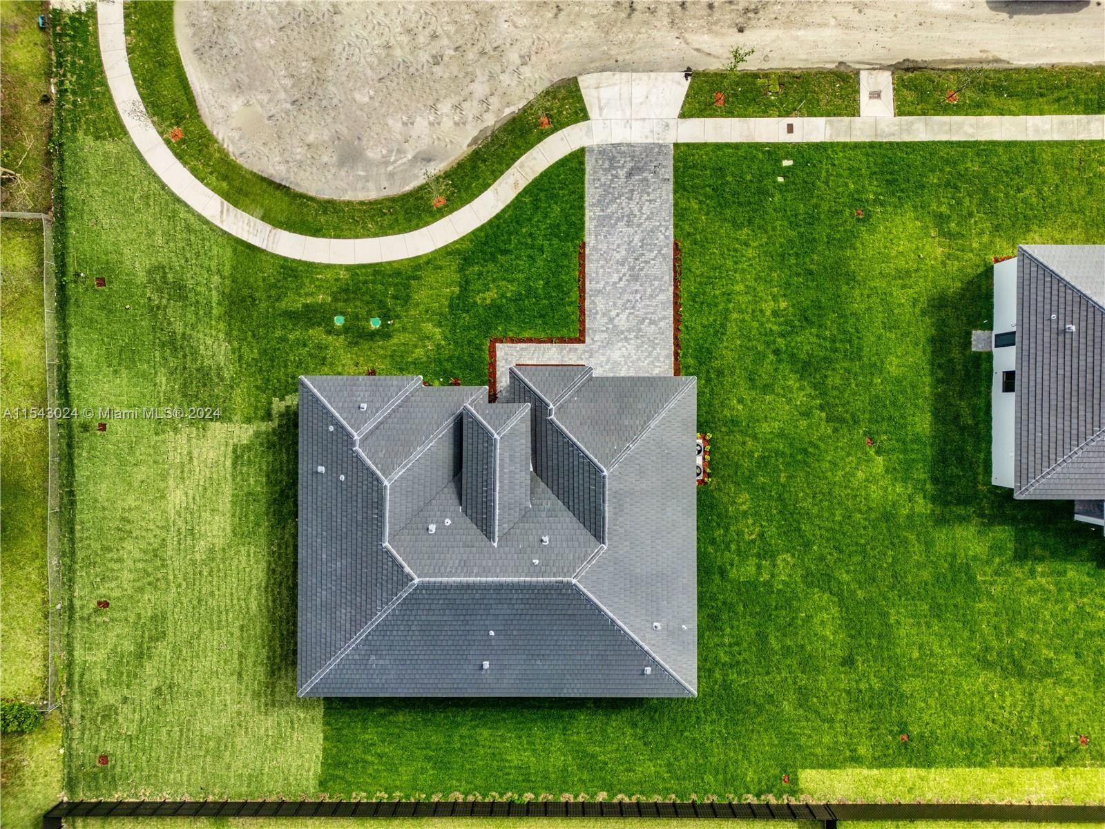 JENNY JUNE - Residential