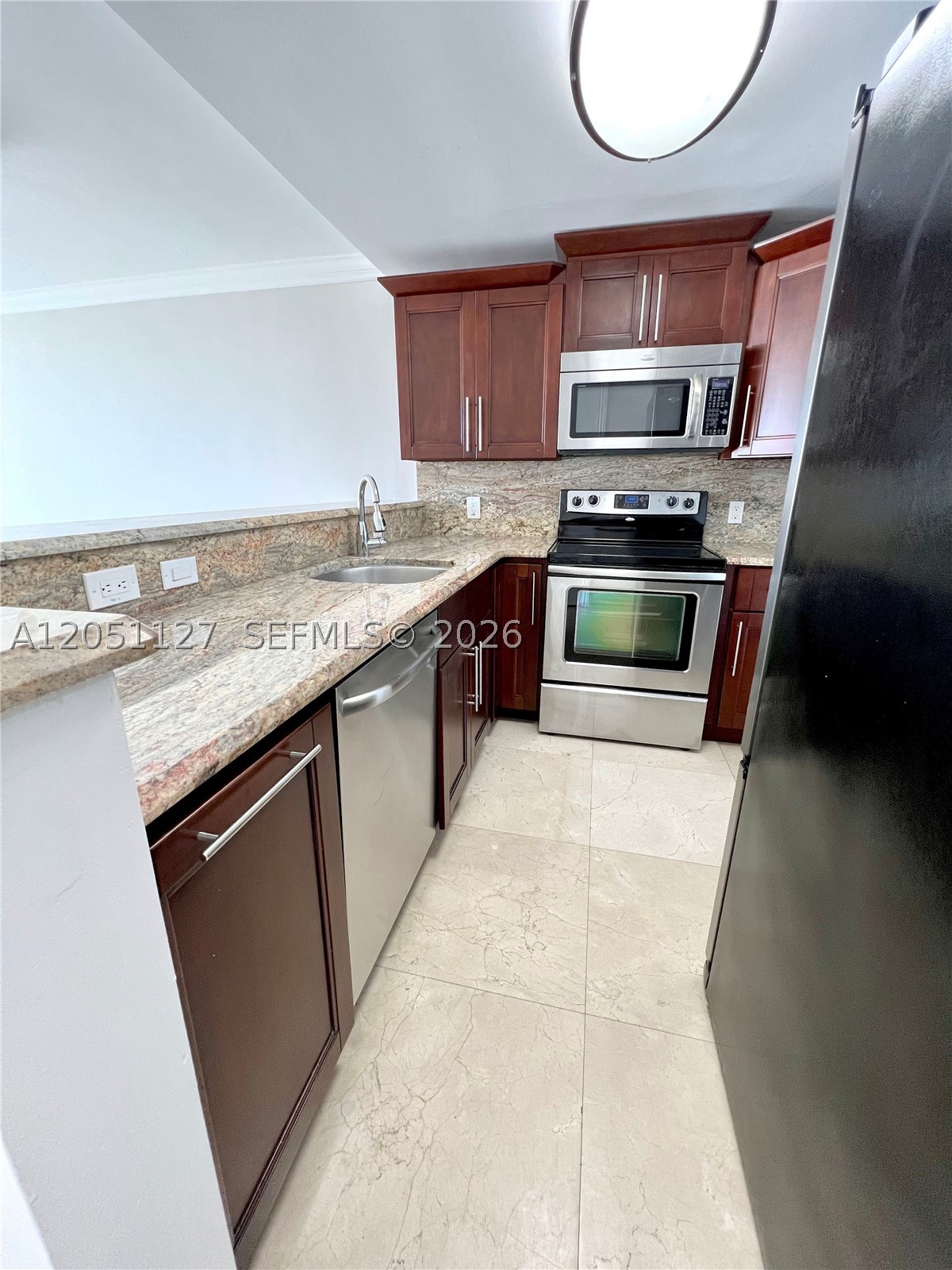 THE PARK GARDENS CONDO - Residential Lease