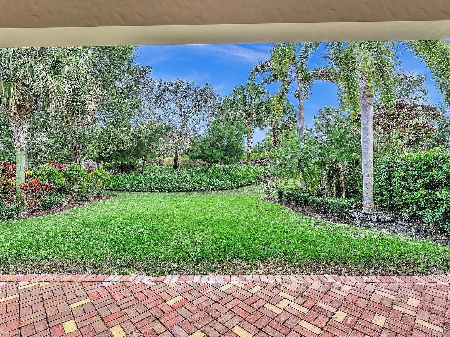 PARKLAND GOLF AND COUNTRY - Residential