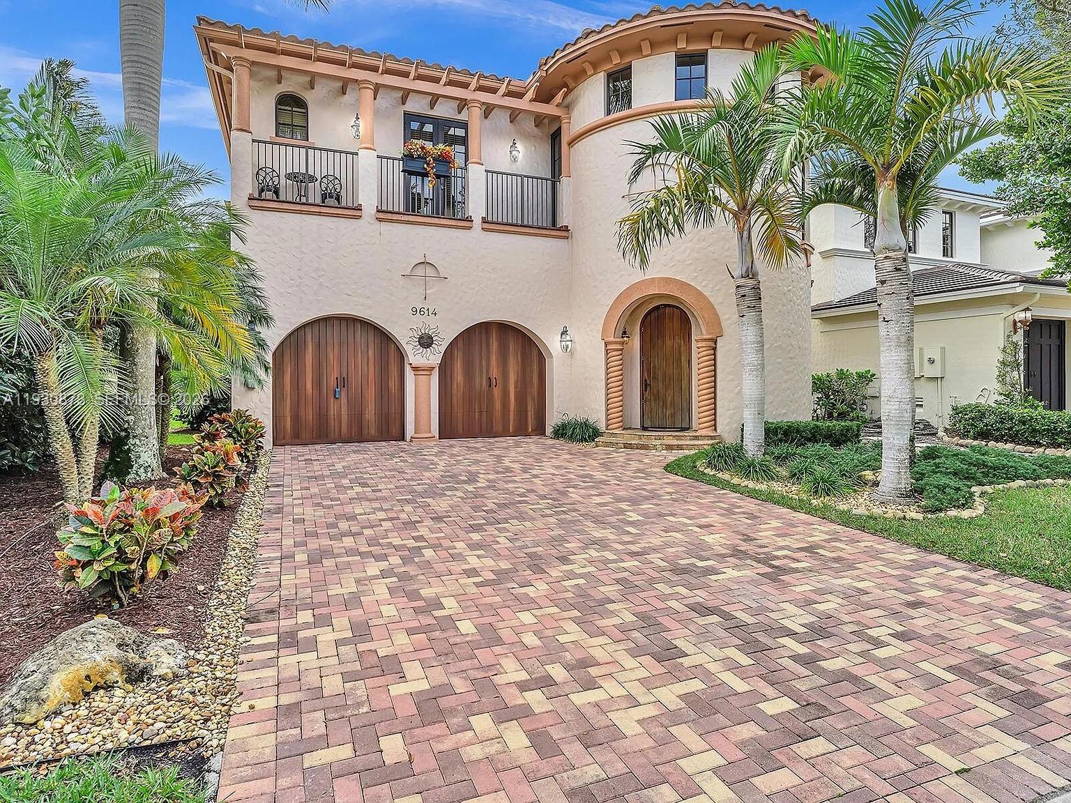 PARKLAND GOLF AND COUNTRY - Residential