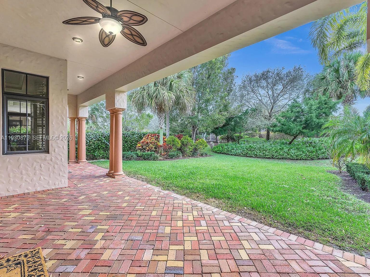 PARKLAND GOLF AND COUNTRY - Residential
