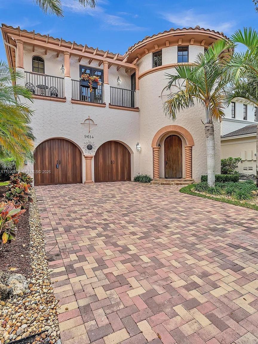 PARKLAND GOLF AND COUNTRY - Residential