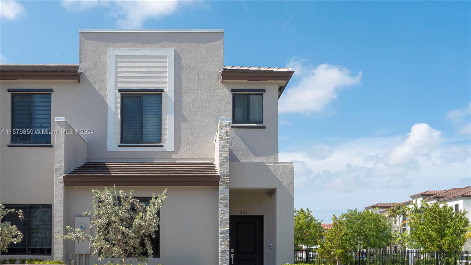 VIA VENTURA NEIGHBORHOOD - Residential Lease