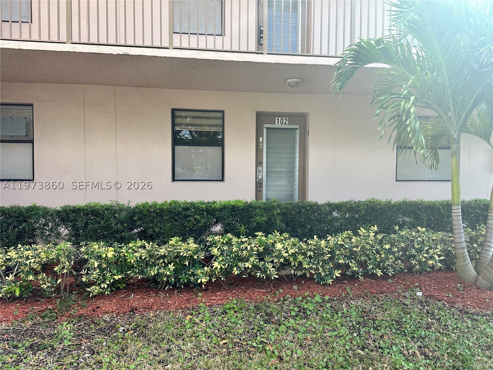 HIGHLY SOUGHT AFTER GROUND FLOOR 2/2 CONDO UNIT! ALL TILES, NEW KITCHEN IN 2022 WITH STAINLESS STEEL STOVE, MICROWAVE AND 2 DOOR REFRIGERATOR. NEW WATER HEATER ON 08/2024. STACKABLE WASHER & DRYER INSIDE. THE UNIT OVERLOOKS THE GOLF COURSE ON A TRANQUIL 55+ COMMUNITY, CALL TODAY!