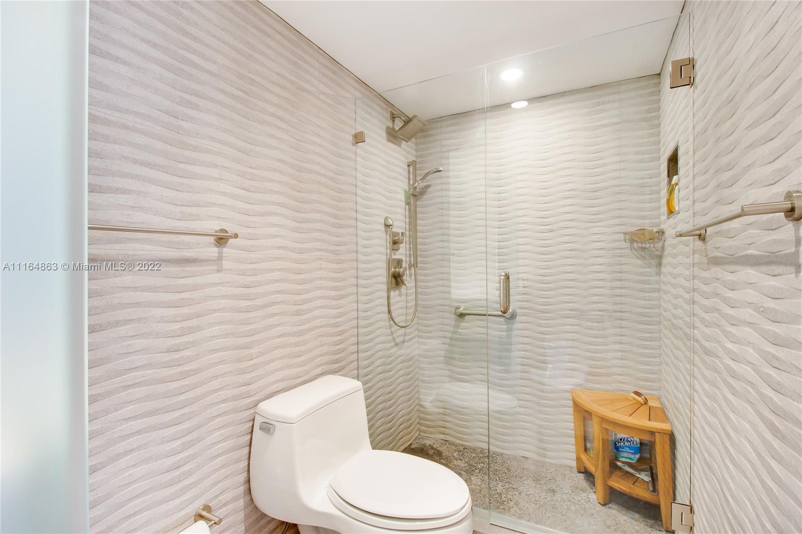 KEY BISCAYNE COMMODORE CL - Residential