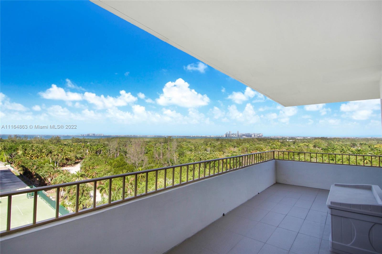 KEY BISCAYNE COMMODORE CL - Residential