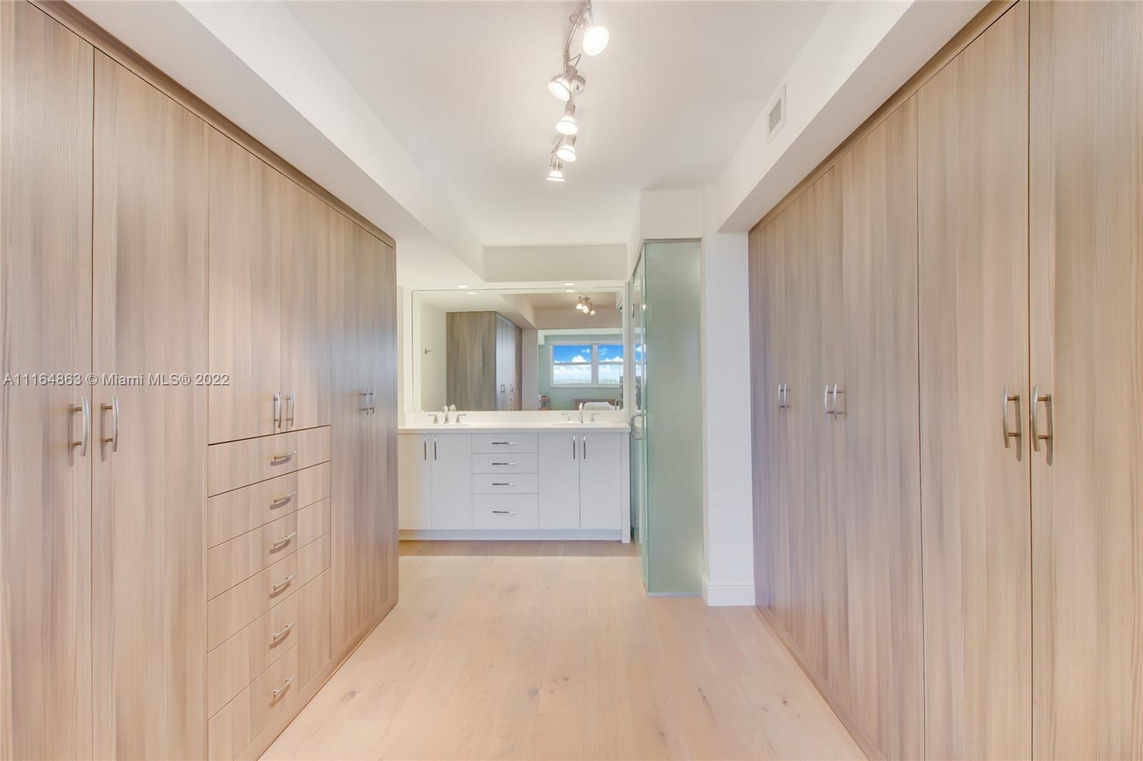 KEY BISCAYNE COMMODORE CL - Residential