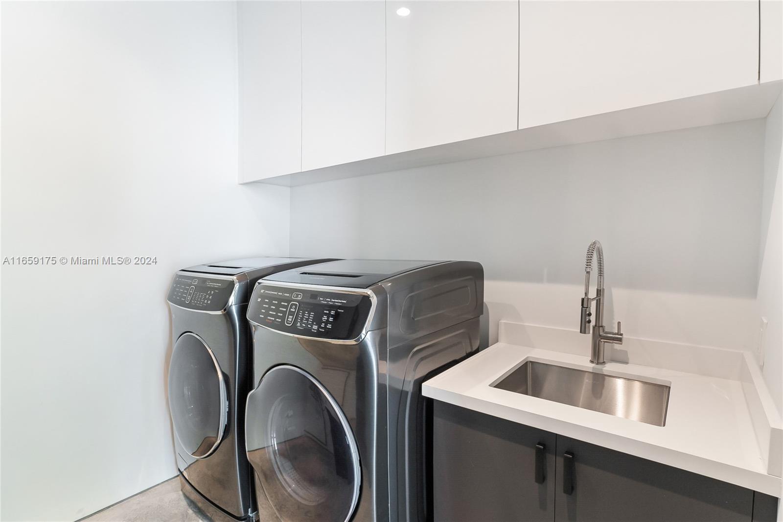 BISCAYNE PARK TERR - Residential