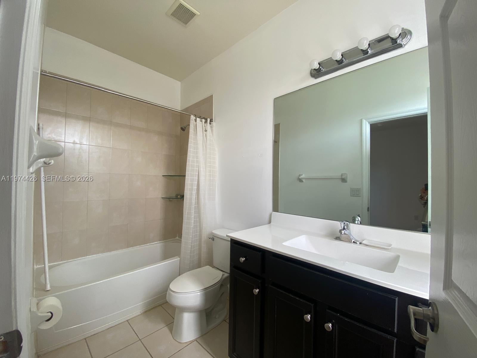 COCO PALM ESTATES - Residential Lease