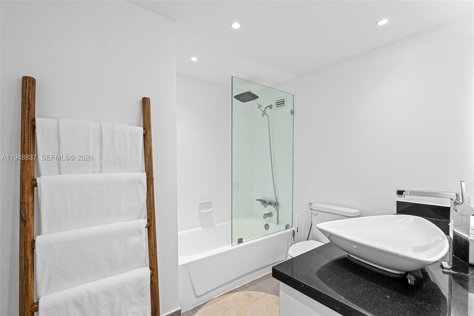 MIRADOR 1000 CONDO - Residential
