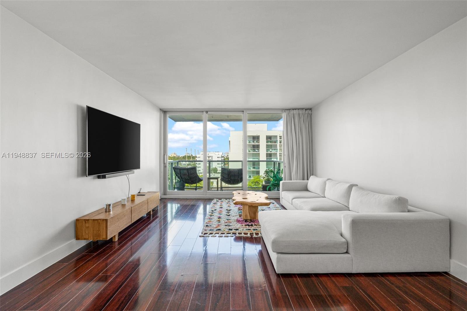 MIRADOR 1000 CONDO - Residential