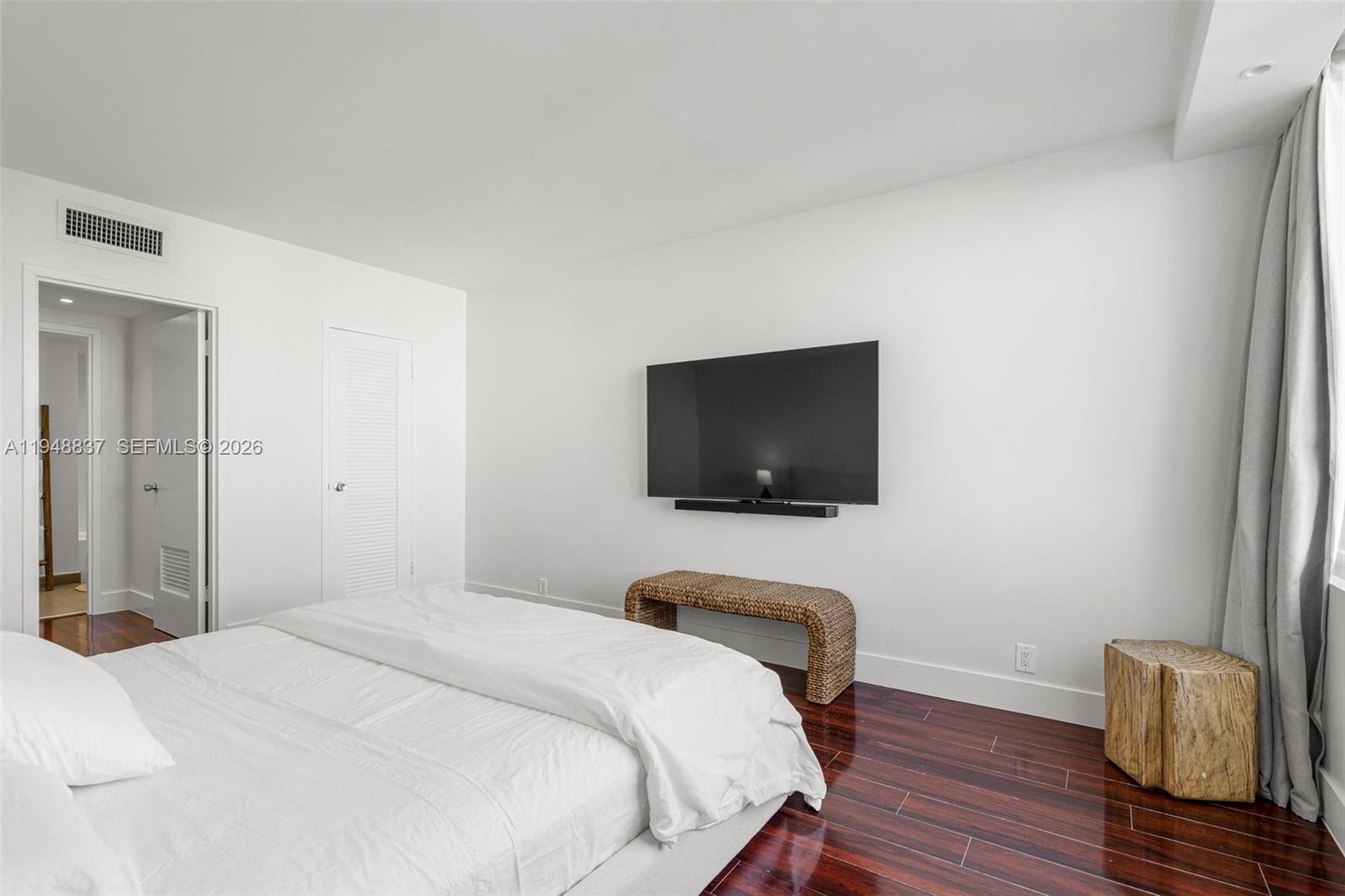 MIRADOR 1000 CONDO - Residential