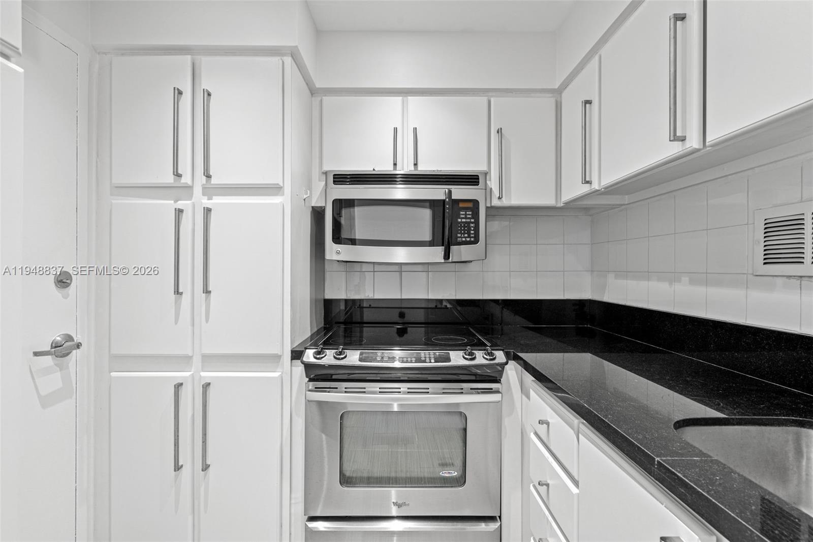 MIRADOR 1000 CONDO - Residential