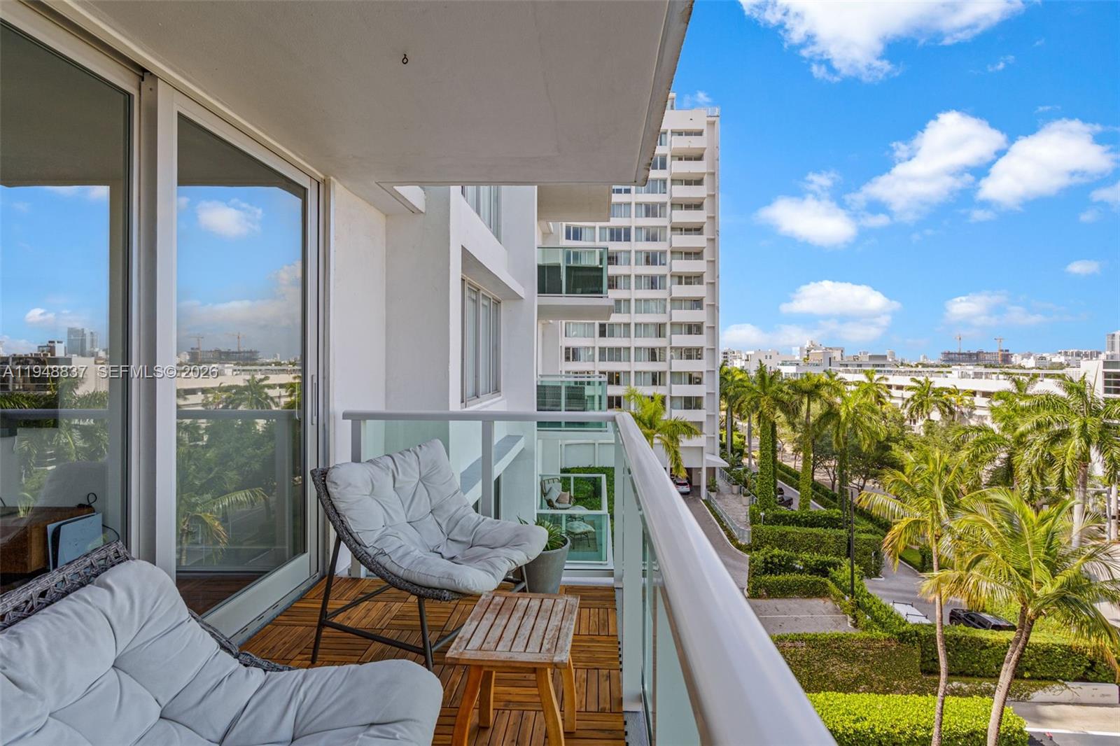 MIRADOR 1000 CONDO - Residential