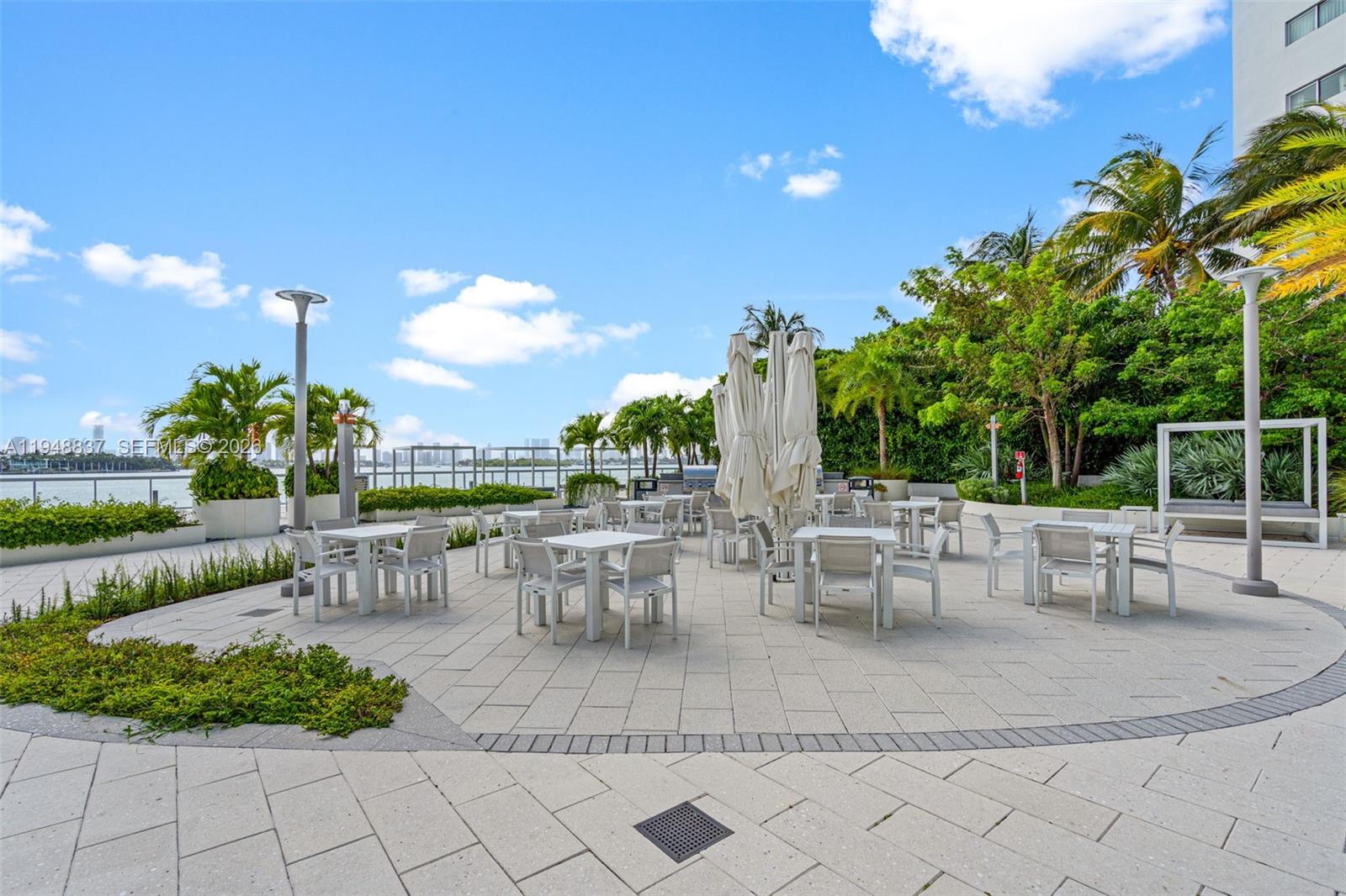 MIRADOR 1000 CONDO - Residential