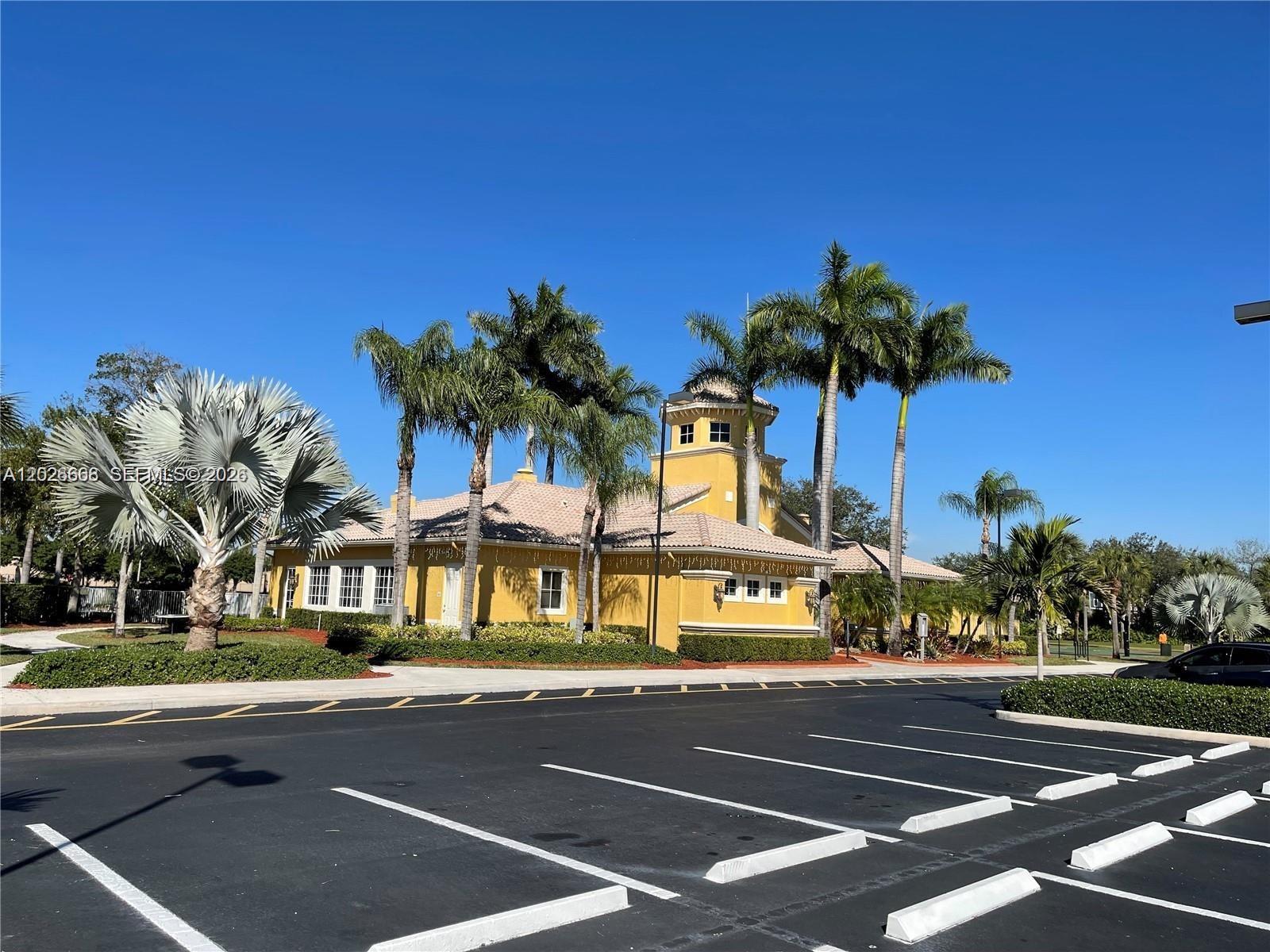 BANYAN BAY CONDO - Residential Lease
