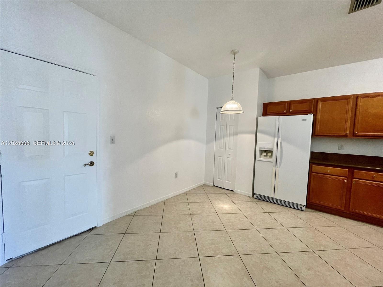BANYAN BAY CONDO - Residential Lease