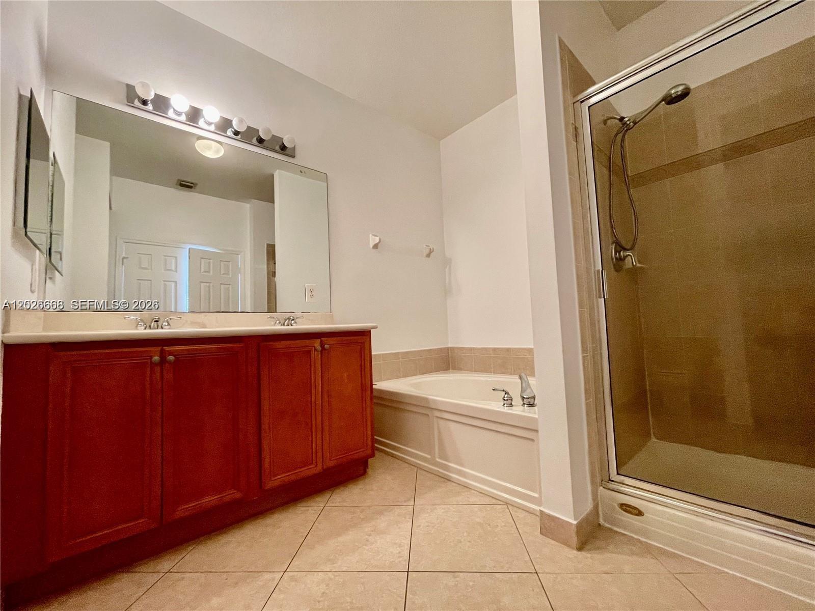 BANYAN BAY CONDO - Residential Lease