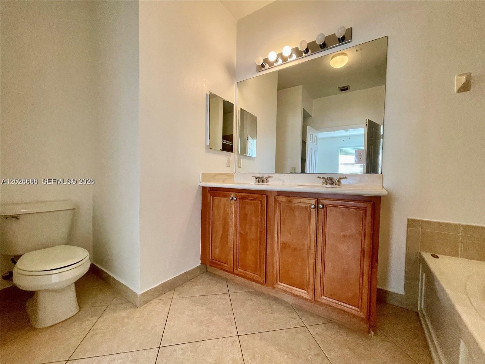 BANYAN BAY CONDO - Residential Lease
