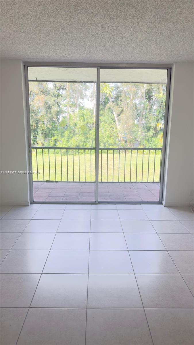HOLLYBROOK GOLF AND TENNIS - Residential