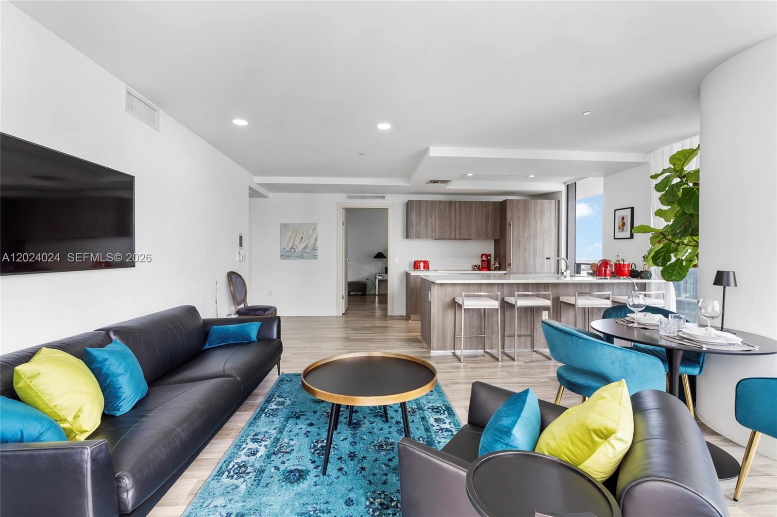 801 SMA RESIDENCES CONDO - Residential