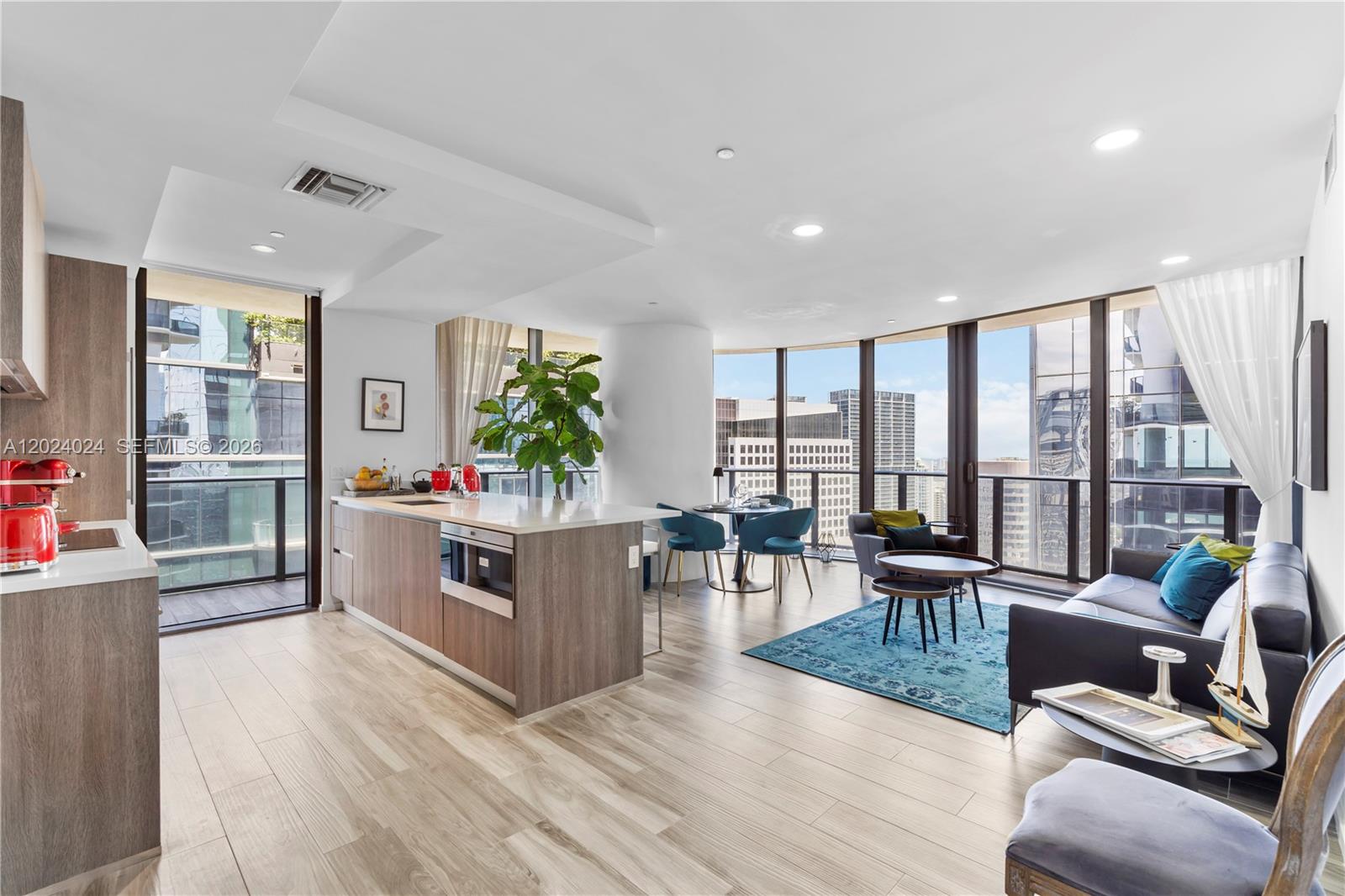 801 SMA RESIDENCES CONDO - Residential