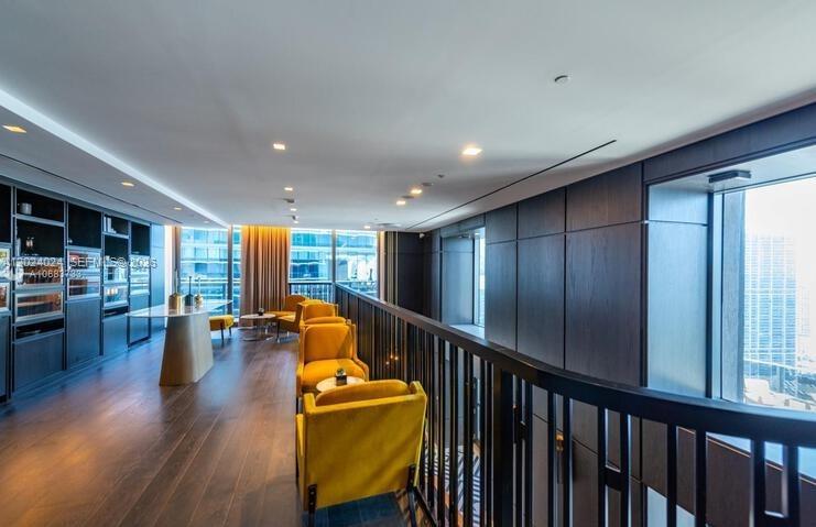 801 SMA RESIDENCES CONDO - Residential