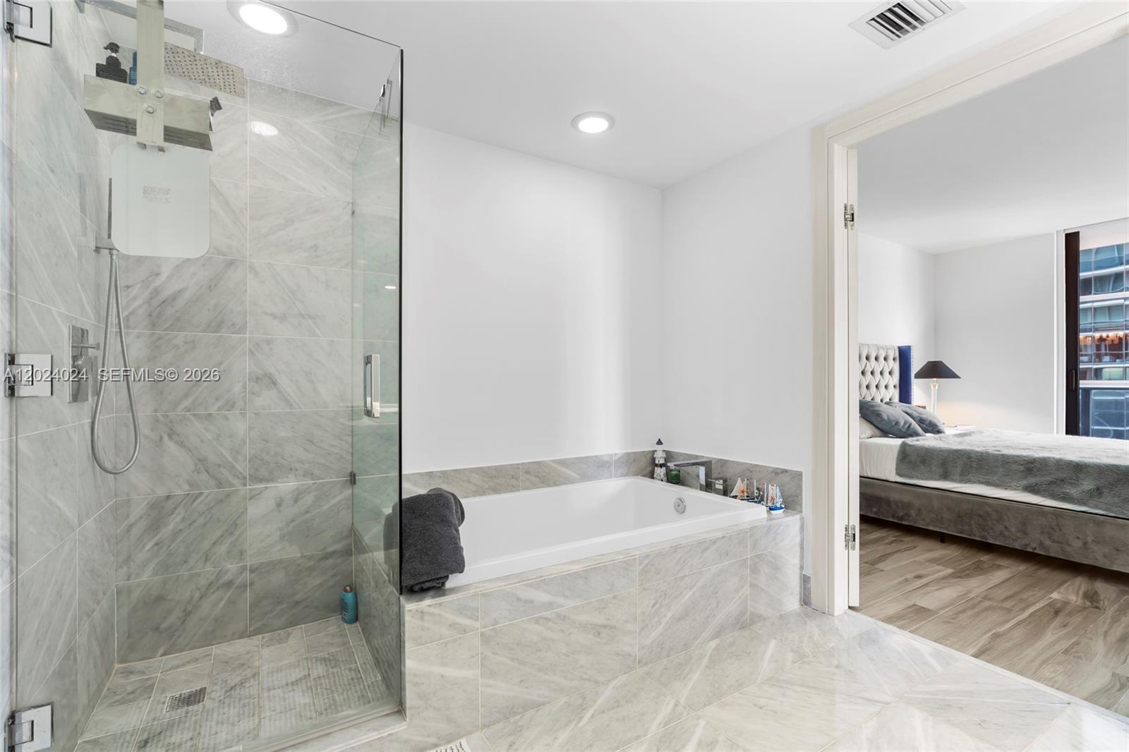 801 SMA RESIDENCES CONDO - Residential