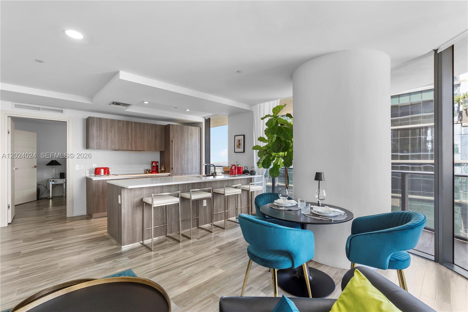 801 SMA RESIDENCES CONDO - Residential