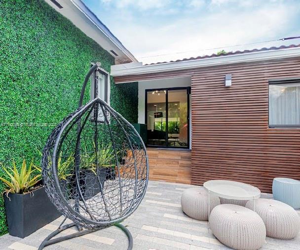 GOLD CREST - Residential Lease