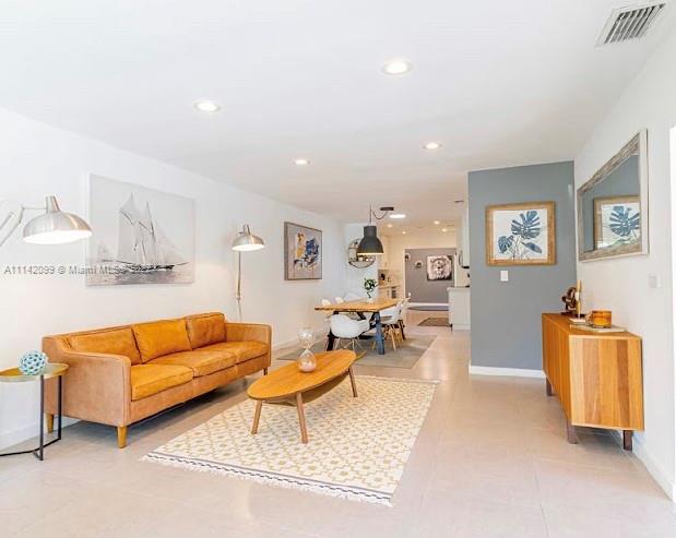 GOLD CREST - Residential Lease