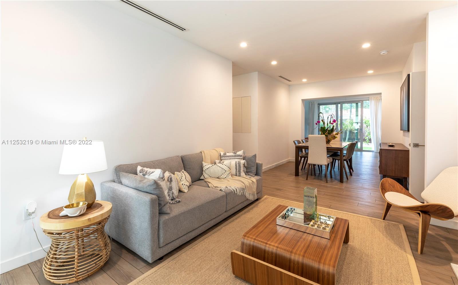 CAMNER GABLES - Residential