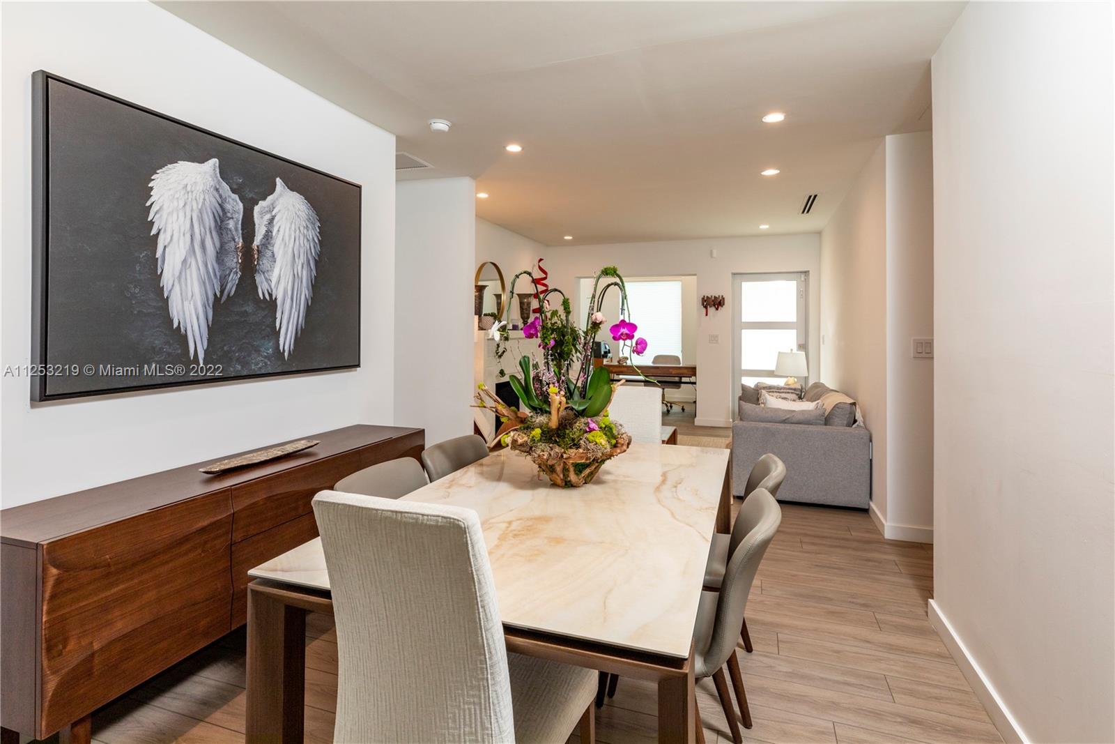 CAMNER GABLES - Residential