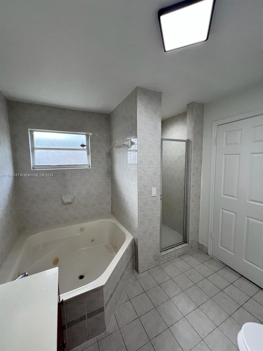 KENDALL FAMILY ESTATES PH - Residential Lease