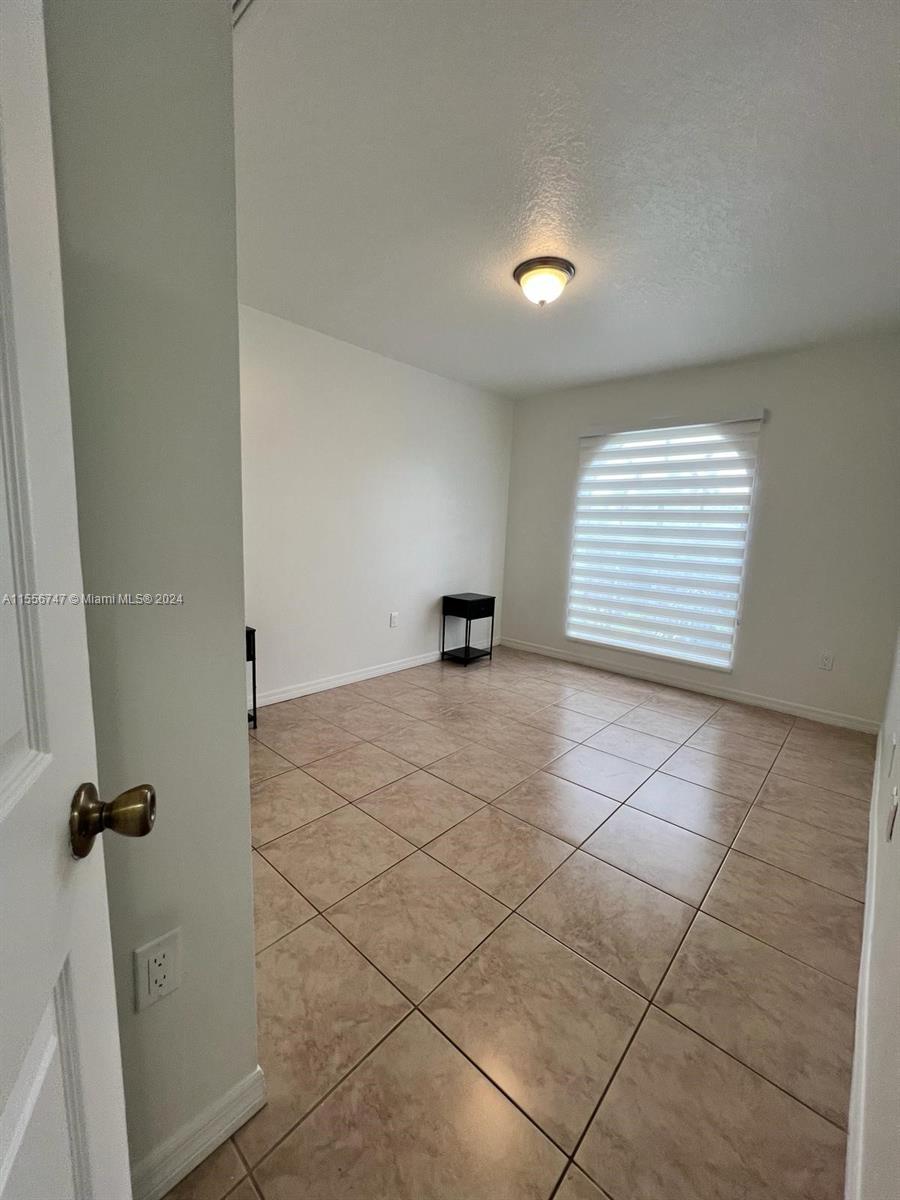 KENDALL FAMILY ESTATES PH - Residential Lease