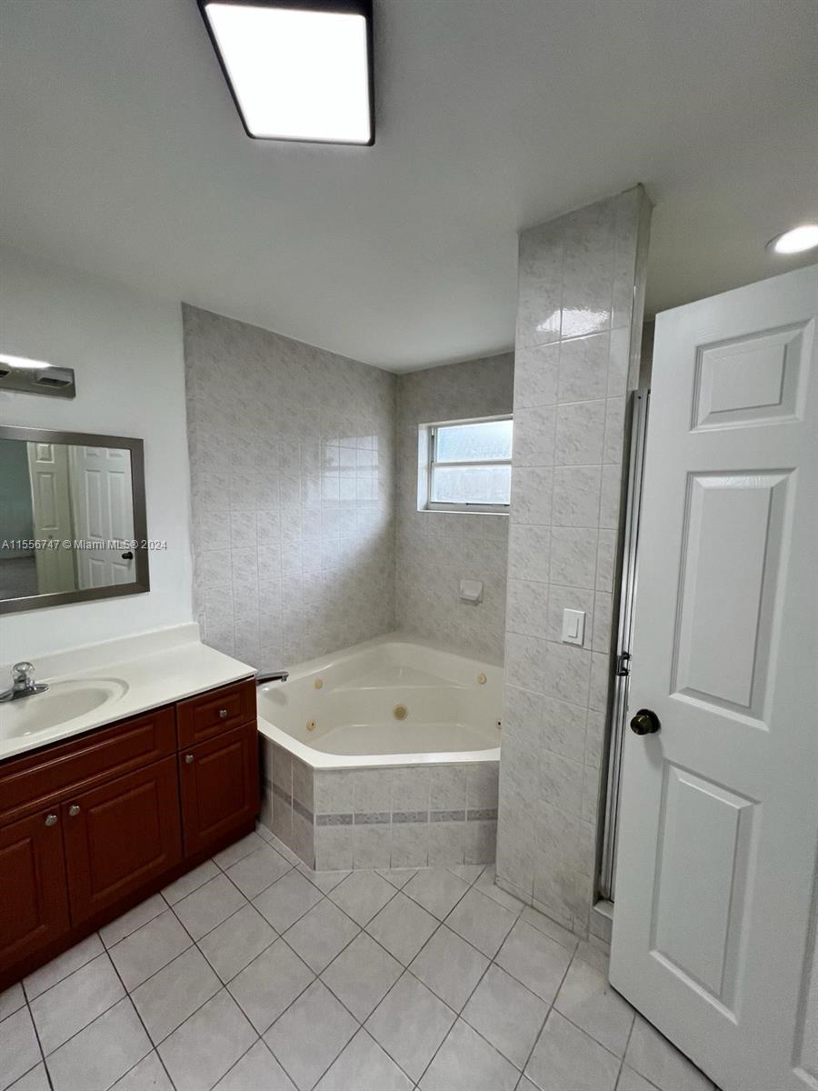 KENDALL FAMILY ESTATES PH - Residential Lease