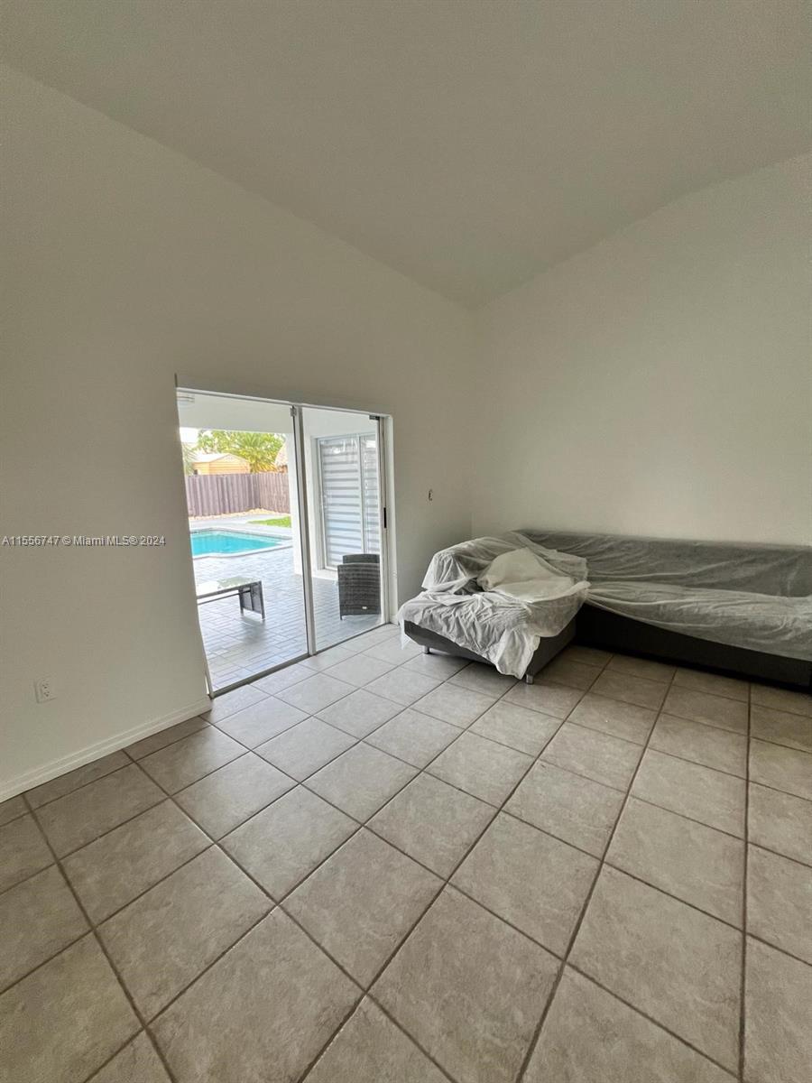 KENDALL FAMILY ESTATES PH - Residential Lease