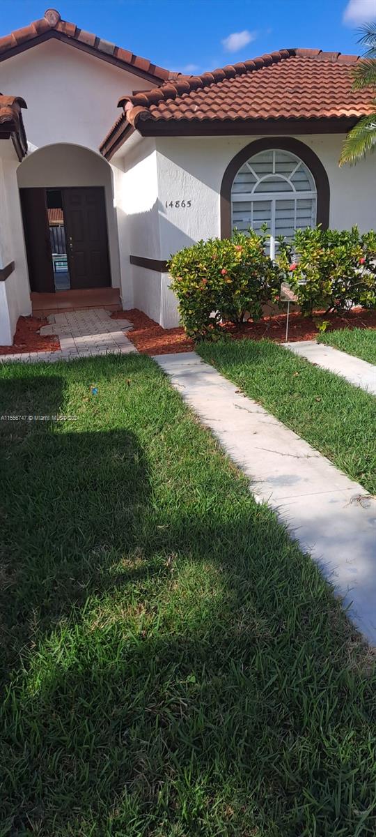 KENDALL FAMILY ESTATES PH - Residential Lease