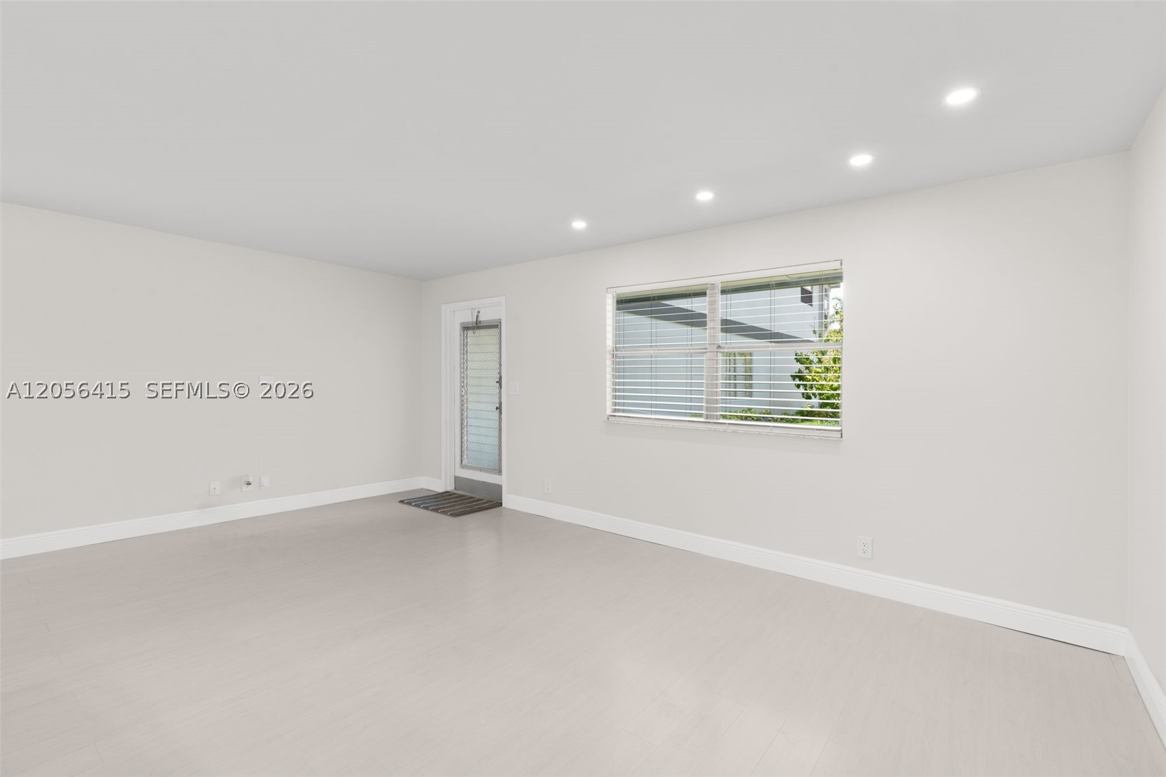 KINGS POINT SAXONY CONDOS - Residential