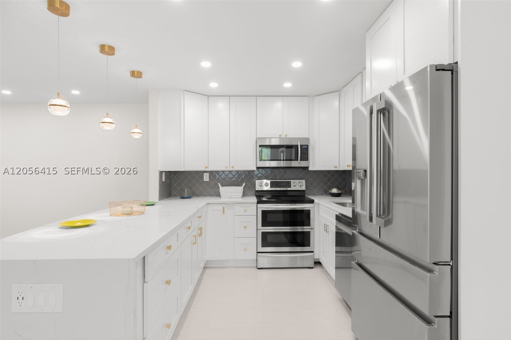 KINGS POINT SAXONY CONDOS - Residential