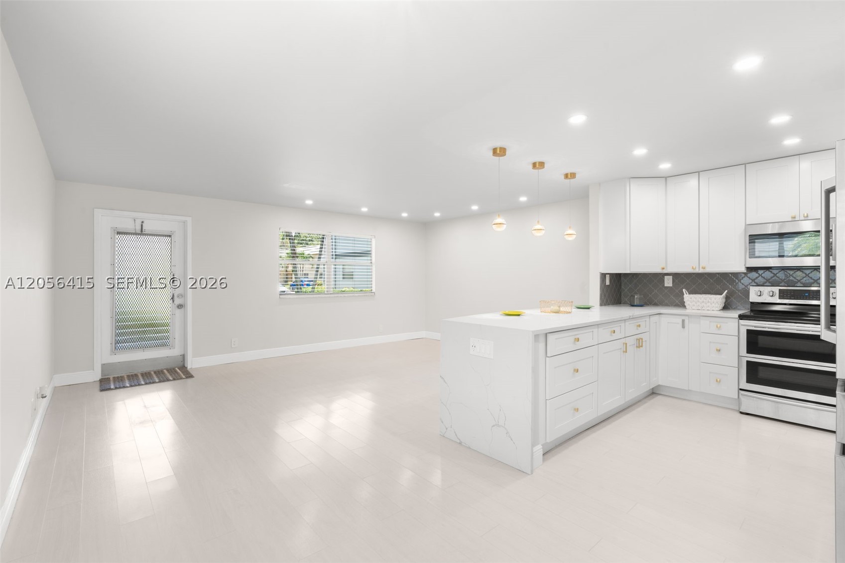 KINGS POINT SAXONY CONDOS - Residential