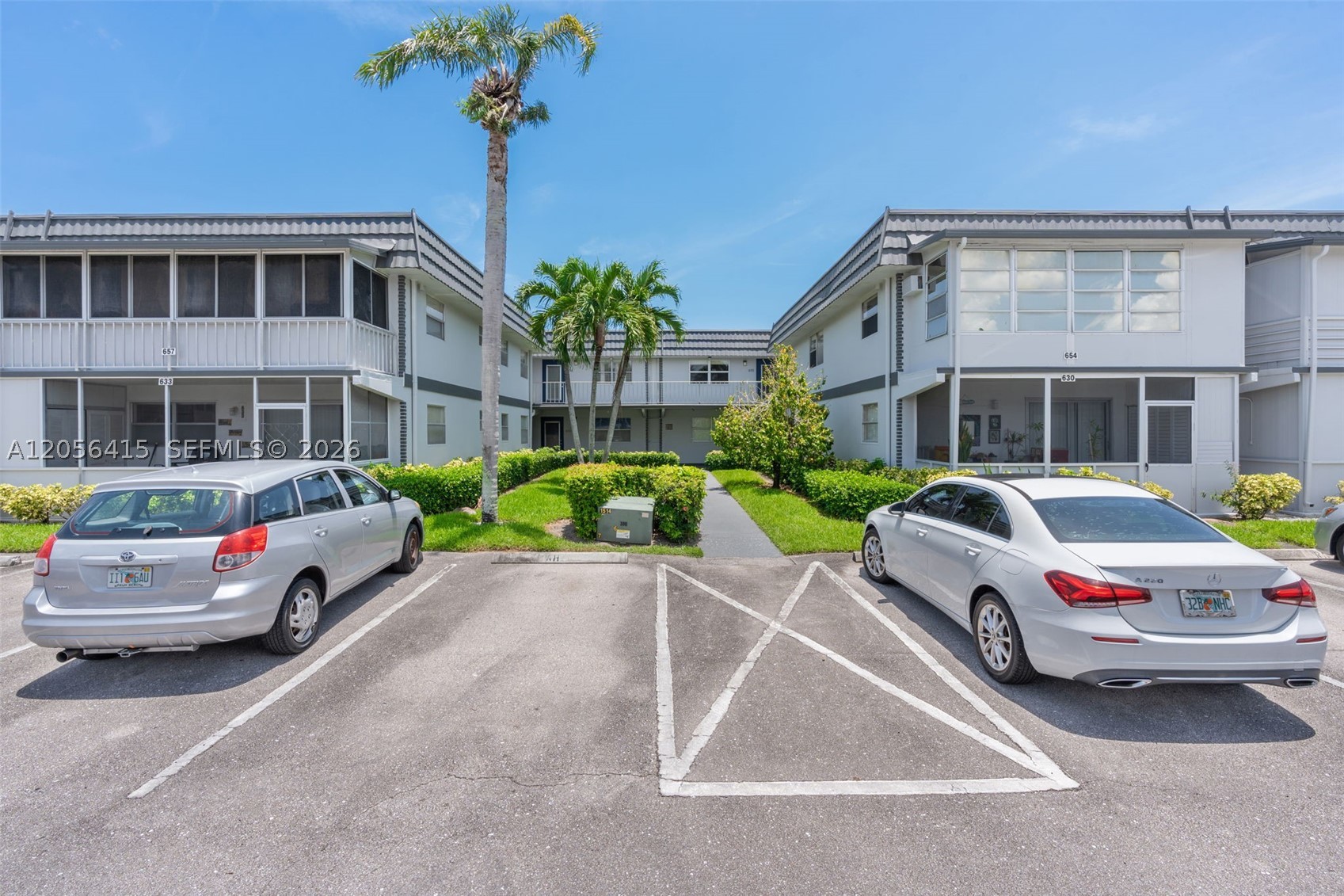 KINGS POINT SAXONY CONDOS - Residential