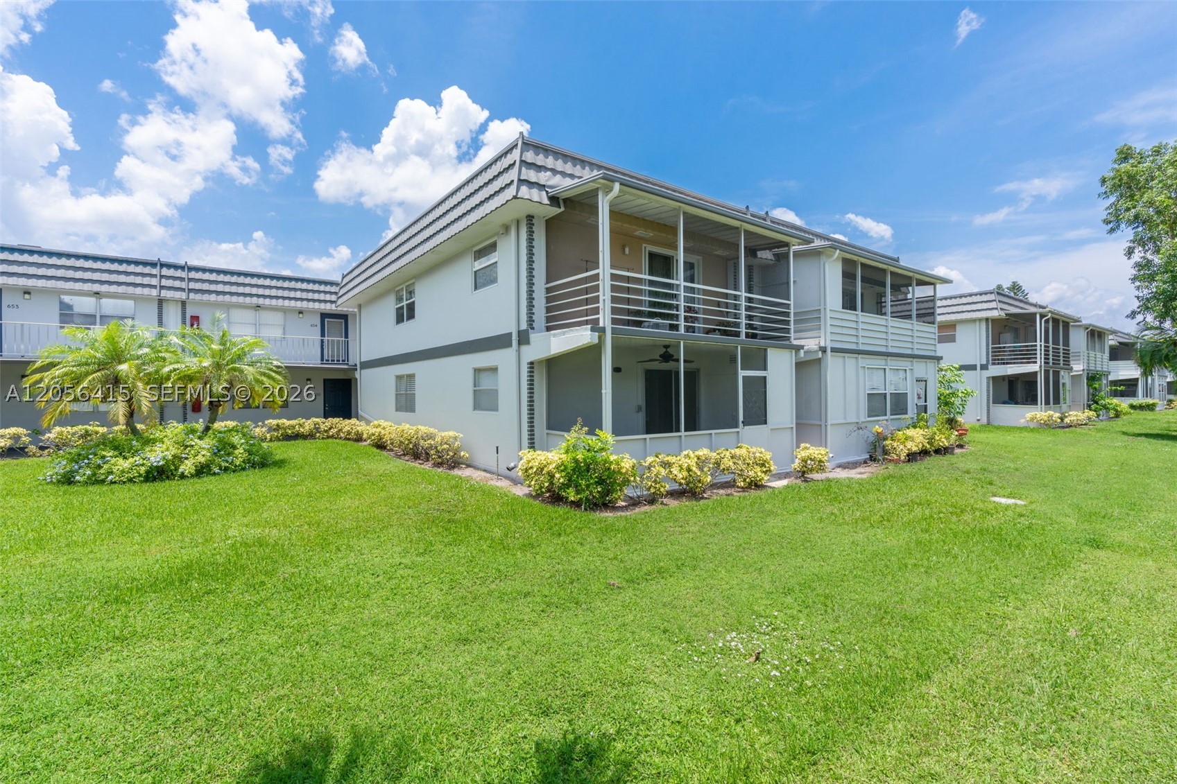 KINGS POINT SAXONY CONDOS - Residential
