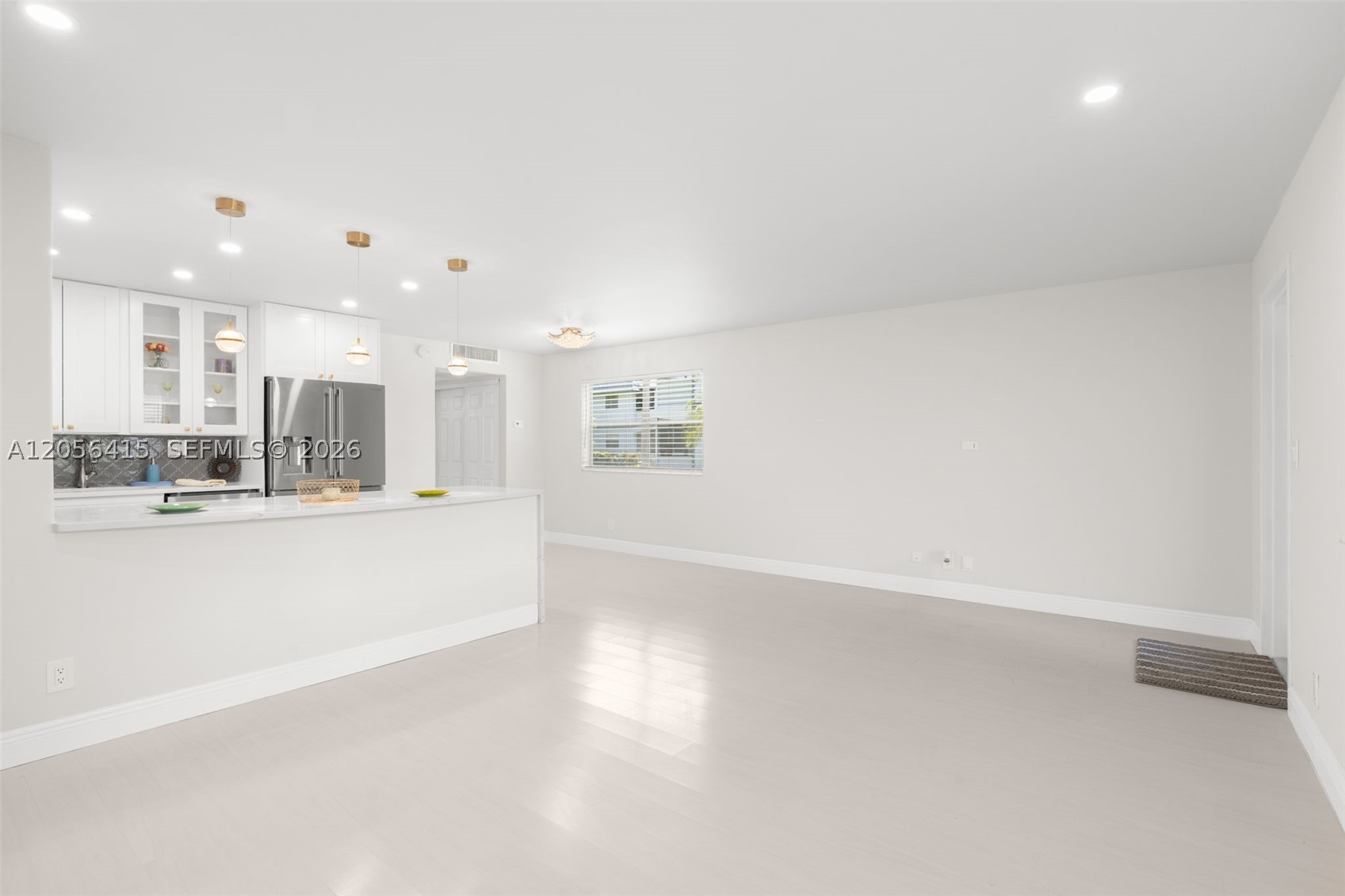KINGS POINT SAXONY CONDOS - Residential