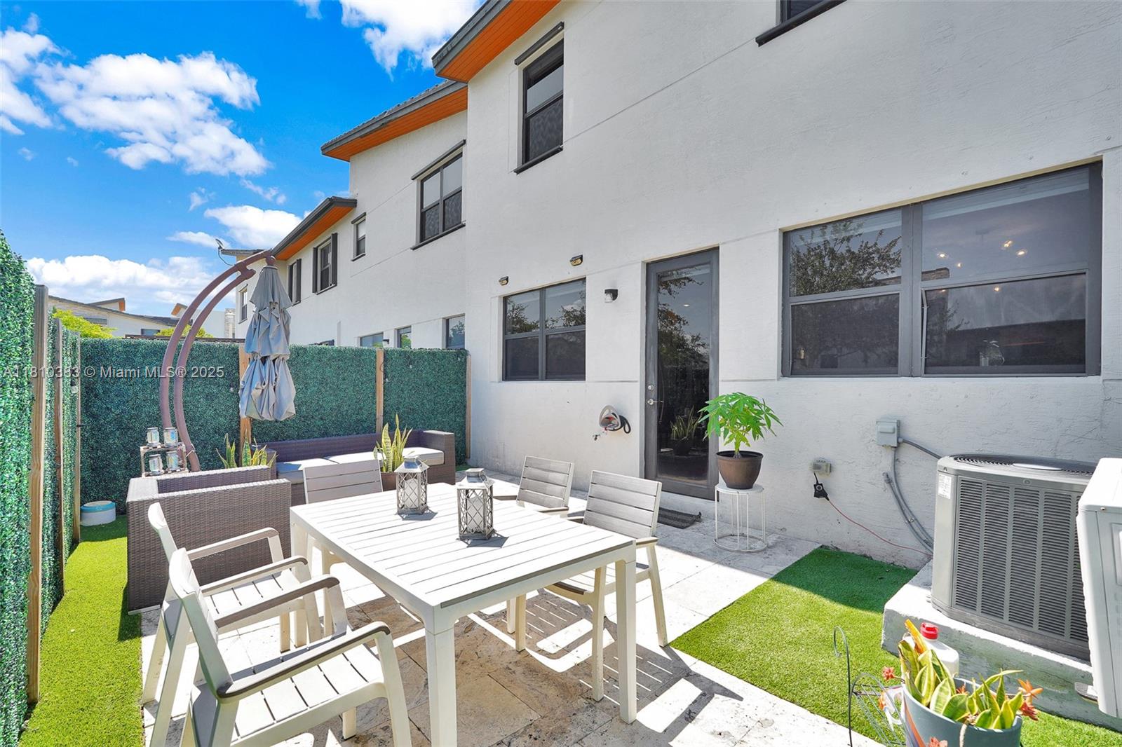 GRAND BAY SOUTH TOWNHOMES - Residential Lease