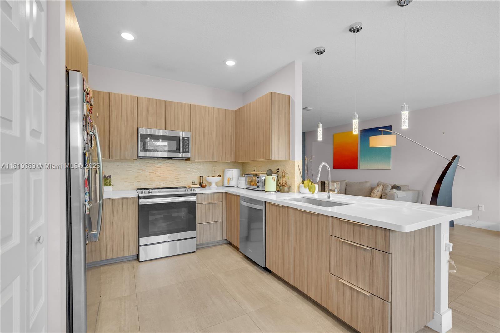 GRAND BAY SOUTH TOWNHOMES - Residential Lease