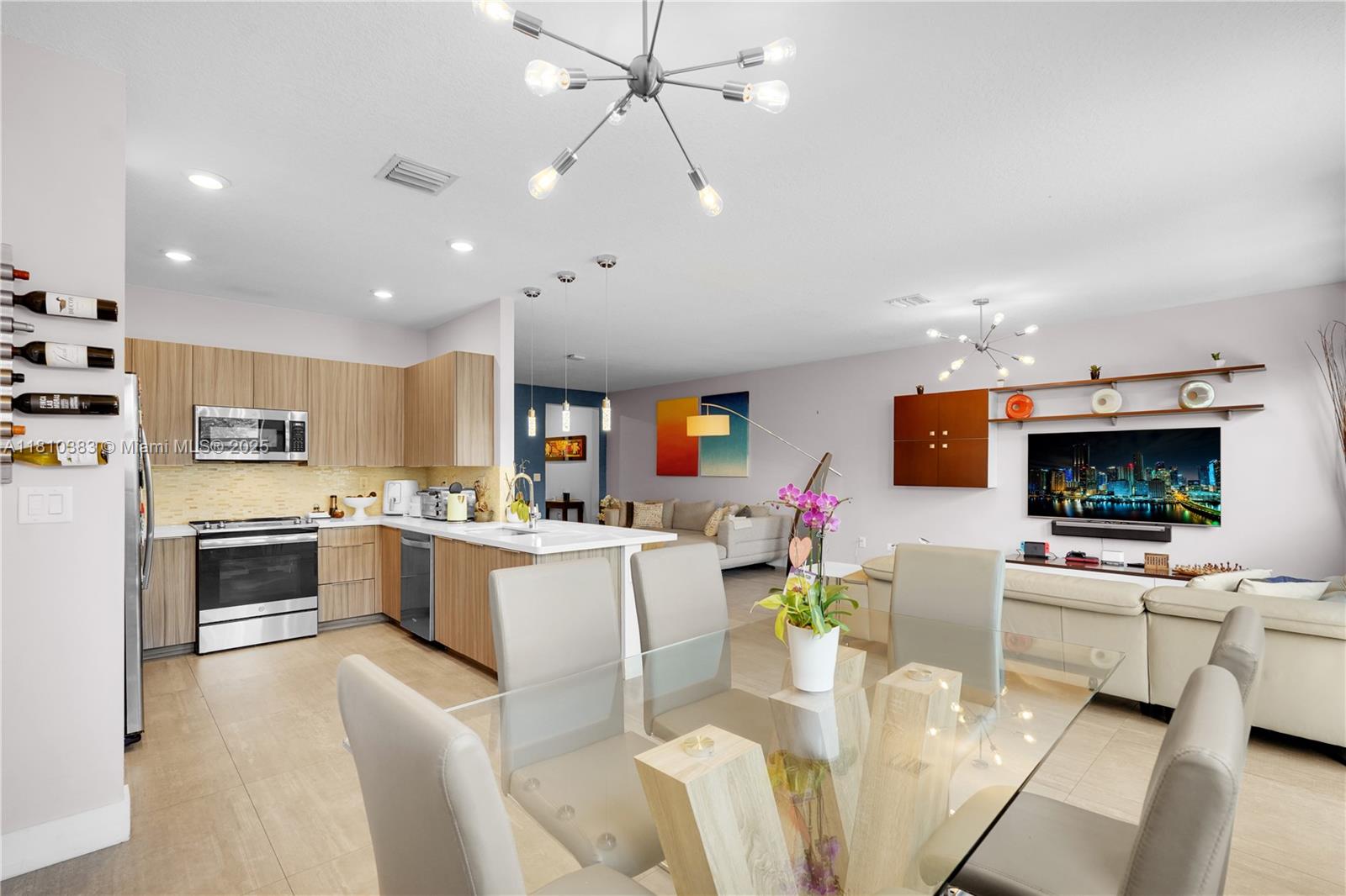 GRAND BAY SOUTH TOWNHOMES - Residential Lease
