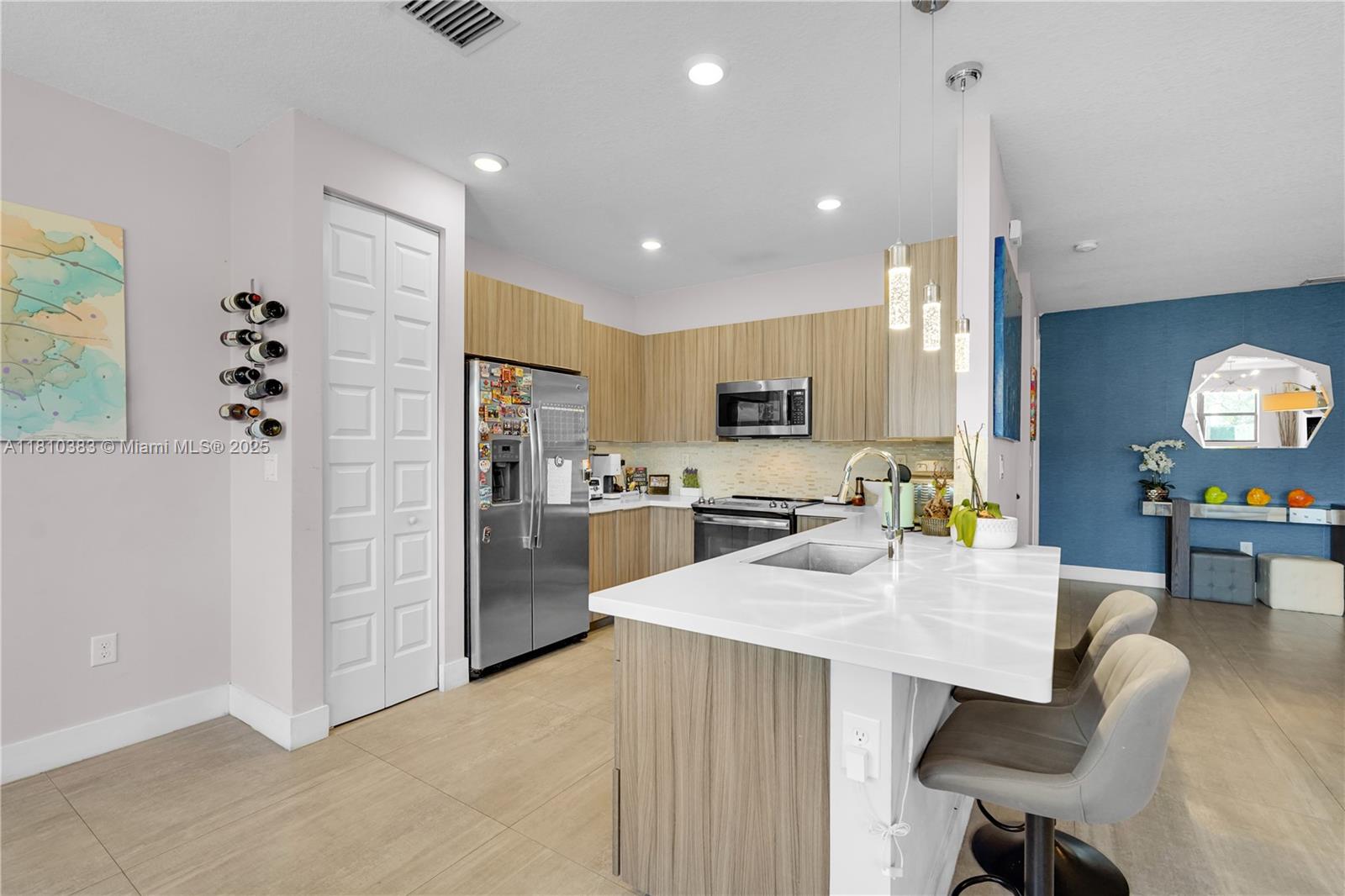 GRAND BAY SOUTH TOWNHOMES - Residential Lease