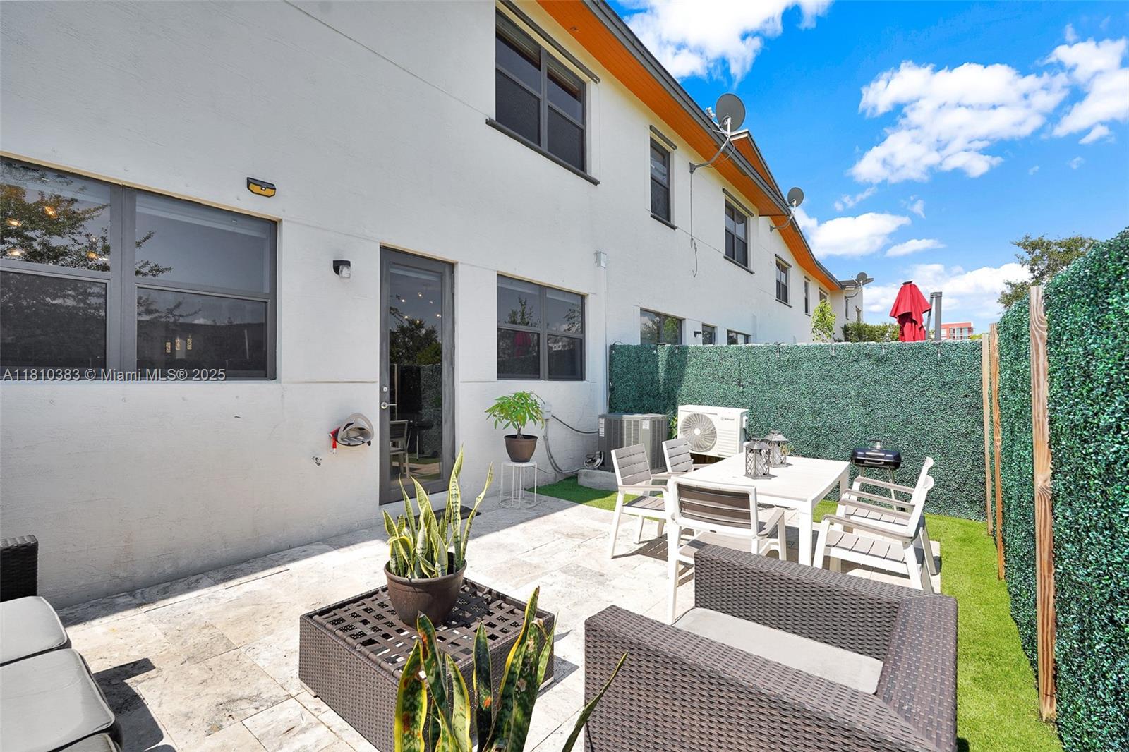 GRAND BAY SOUTH TOWNHOMES - Residential Lease