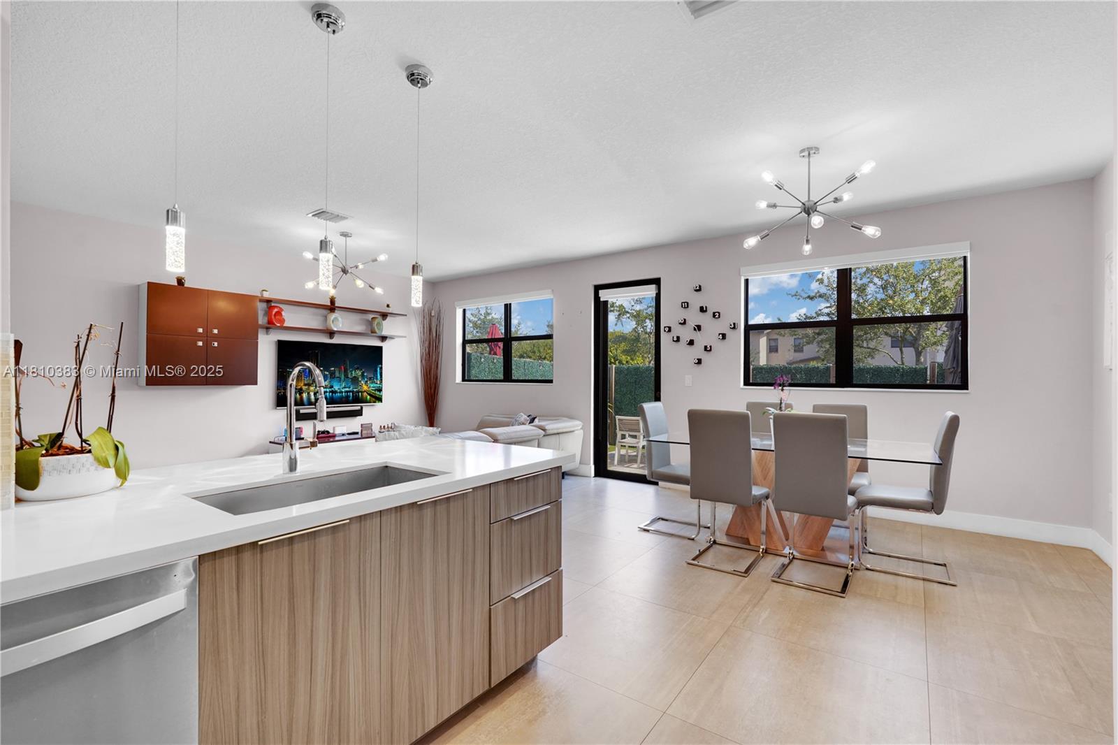 GRAND BAY SOUTH TOWNHOMES - Residential Lease
